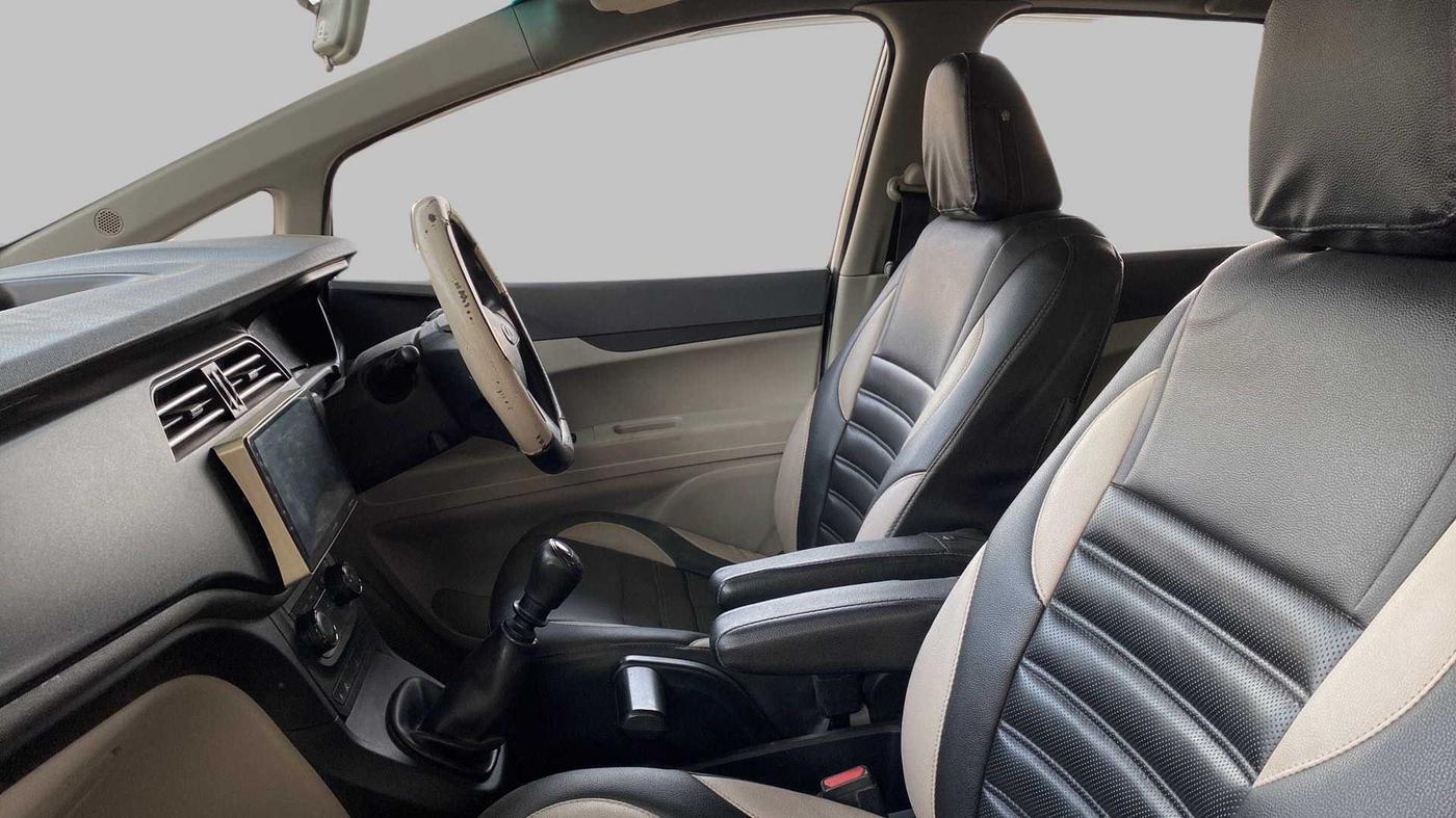 2019 Mahindra MARAZZO M2 8 STR, Diesel, Manual, 67,827 km, Right Side Front Door Cabin