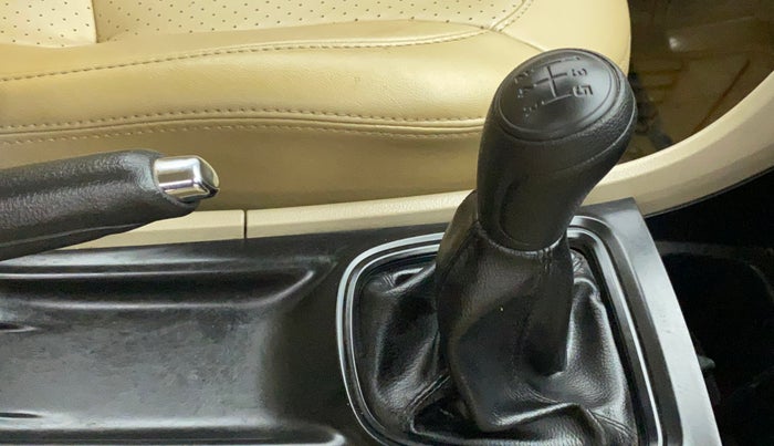 2016 Maruti Ciaz VXI, Petrol, Manual, 51,279 km, Gear Lever