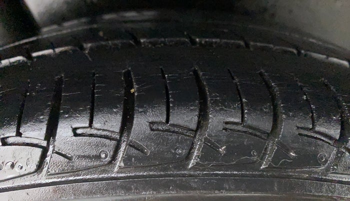 2016 Maruti Ciaz VXI, Petrol, Manual, 51,279 km, Right Rear Tyre Tread