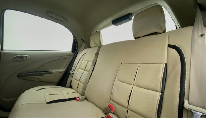 2015 Toyota Etios Liva G, Petrol, Manual, 41,398 km, Right Side Rear Door Cabin
