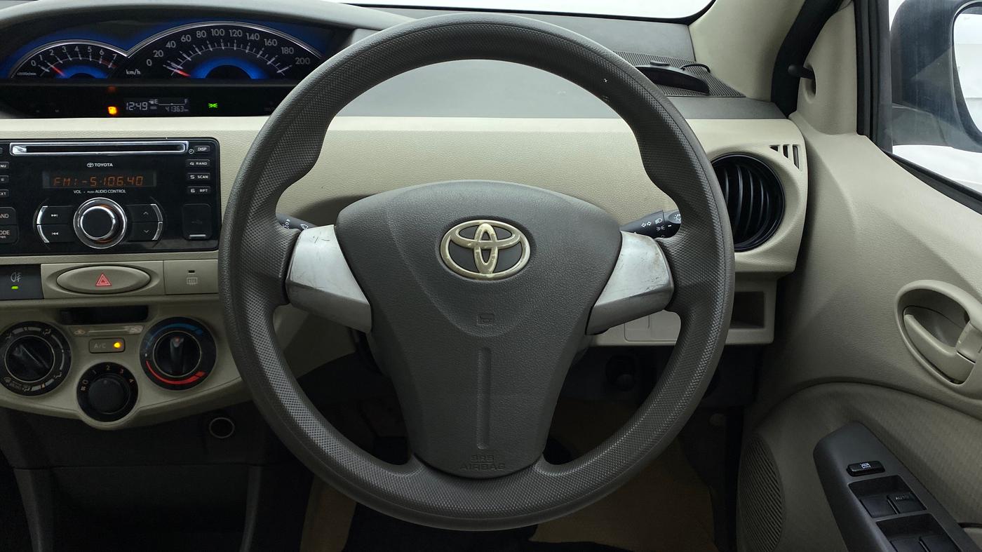 2015 Toyota Etios Liva G, Petrol, Manual, 41,398 km, Steering Wheel Close Up