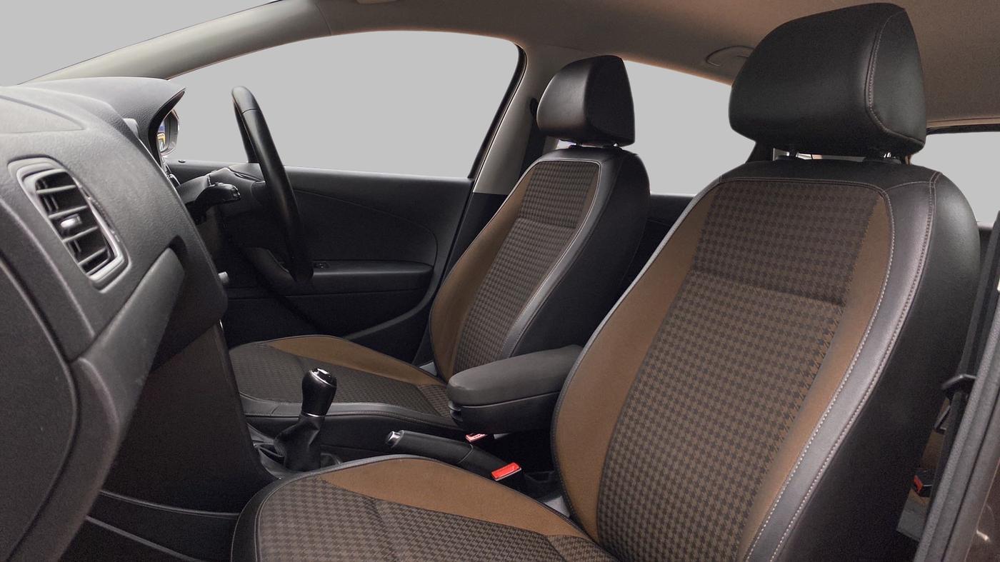 2018 Volkswagen Polo HIGH LINE PLUS 1.0, Petrol, Manual, 41,726 km, Right Side Front Door Cabin