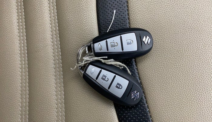 2016 Maruti Ciaz ZXI, Petrol, Manual, 54,723 km, Key Close Up