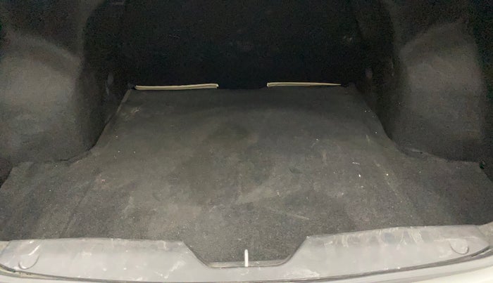 2016 Maruti Ciaz ZXI, Petrol, Manual, 54,723 km, Boot Inside