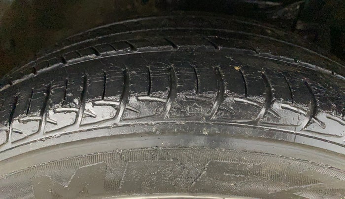2016 Maruti Ciaz ZXI, Petrol, Manual, 54,723 km, Right Front Tyre Tread
