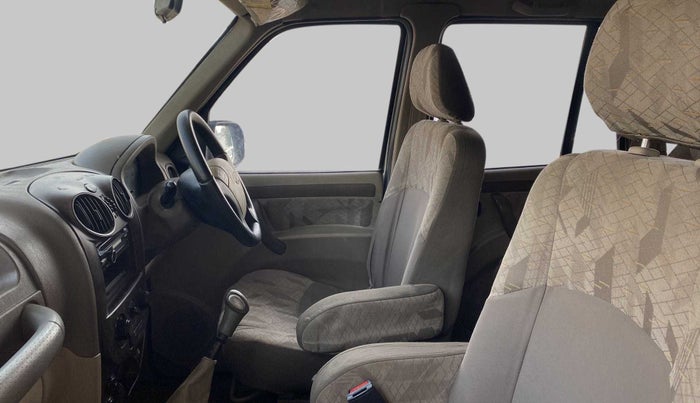 2010 Mahindra Scorpio SLE BS III, Diesel, Manual, 65,062 km, Right Side Front Door Cabin