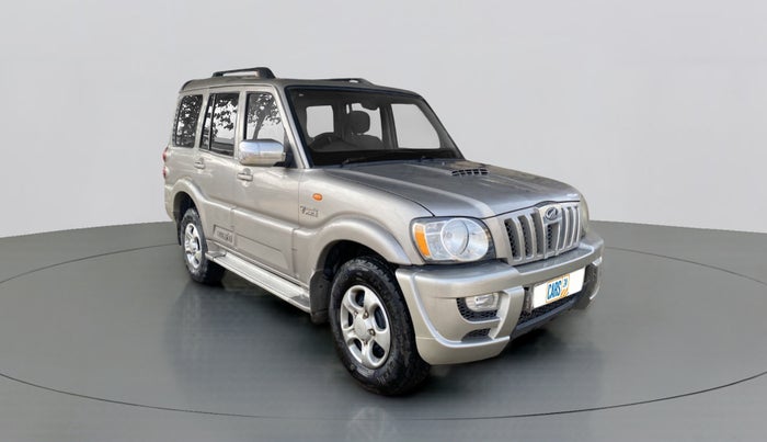 2010 Mahindra Scorpio SLE BS III, Diesel, Manual, 65,062 km, Right Front Diagonal