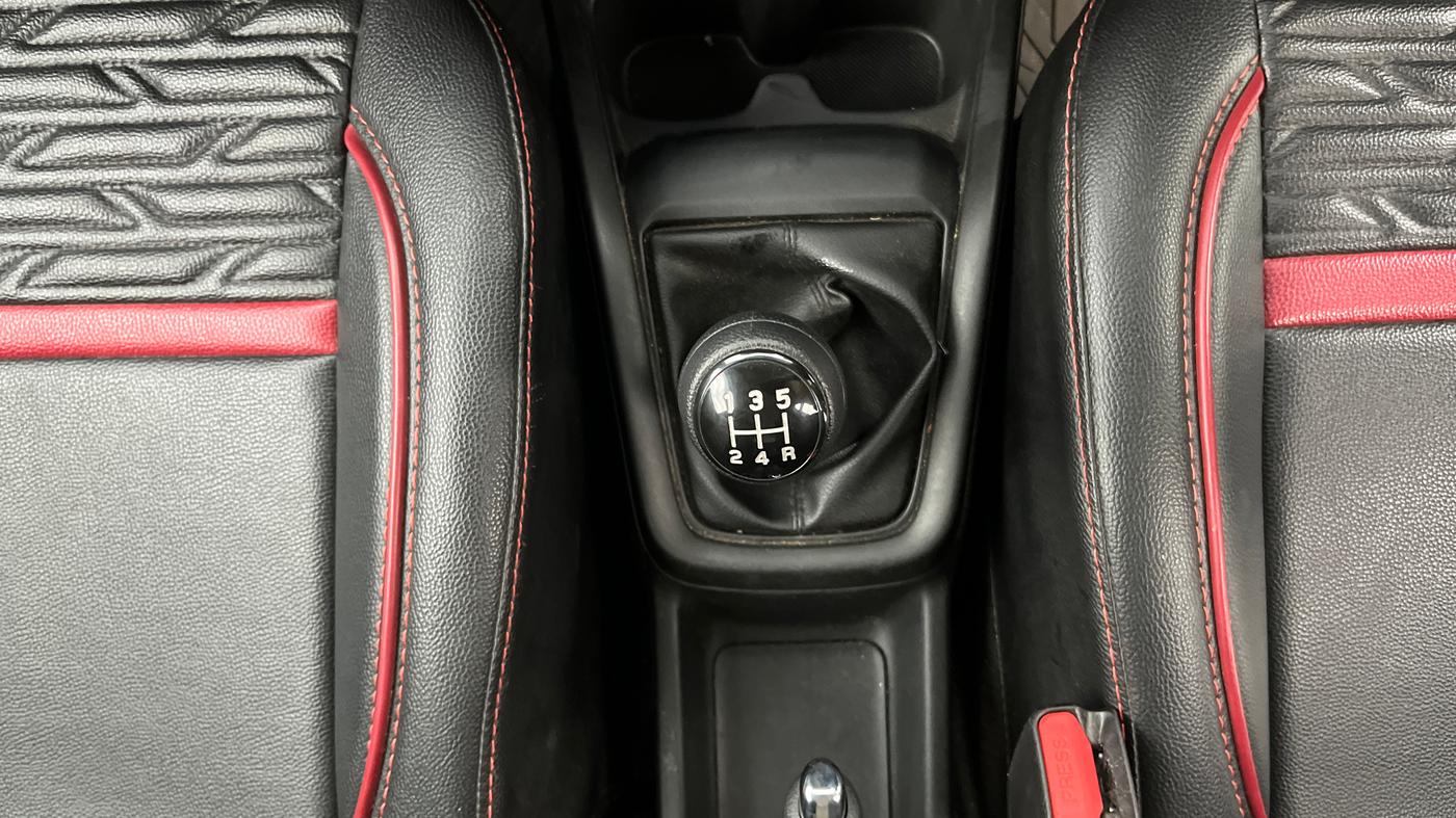 2024 Maruti Swift VXi (O), Petrol, Manual, 15,662 km, Gear Lever