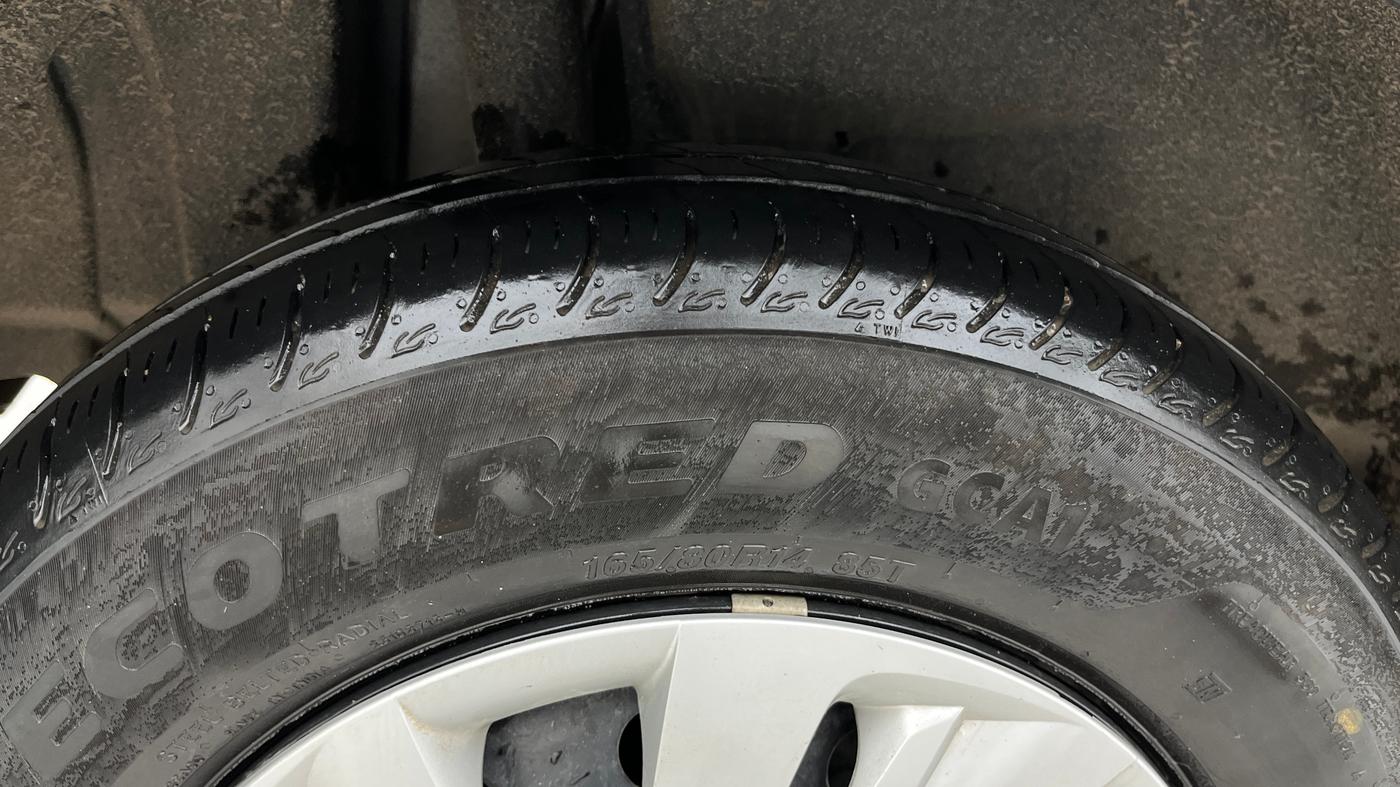 2024 Maruti Swift VXi (O), Petrol, Manual, 15,662 km, Right Rear Tyre Tread