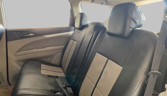 2019 Mahindra MARAZZO M6 8 STR, Diesel, Manual, 61,781 km, Right Side Rear Door Cabin