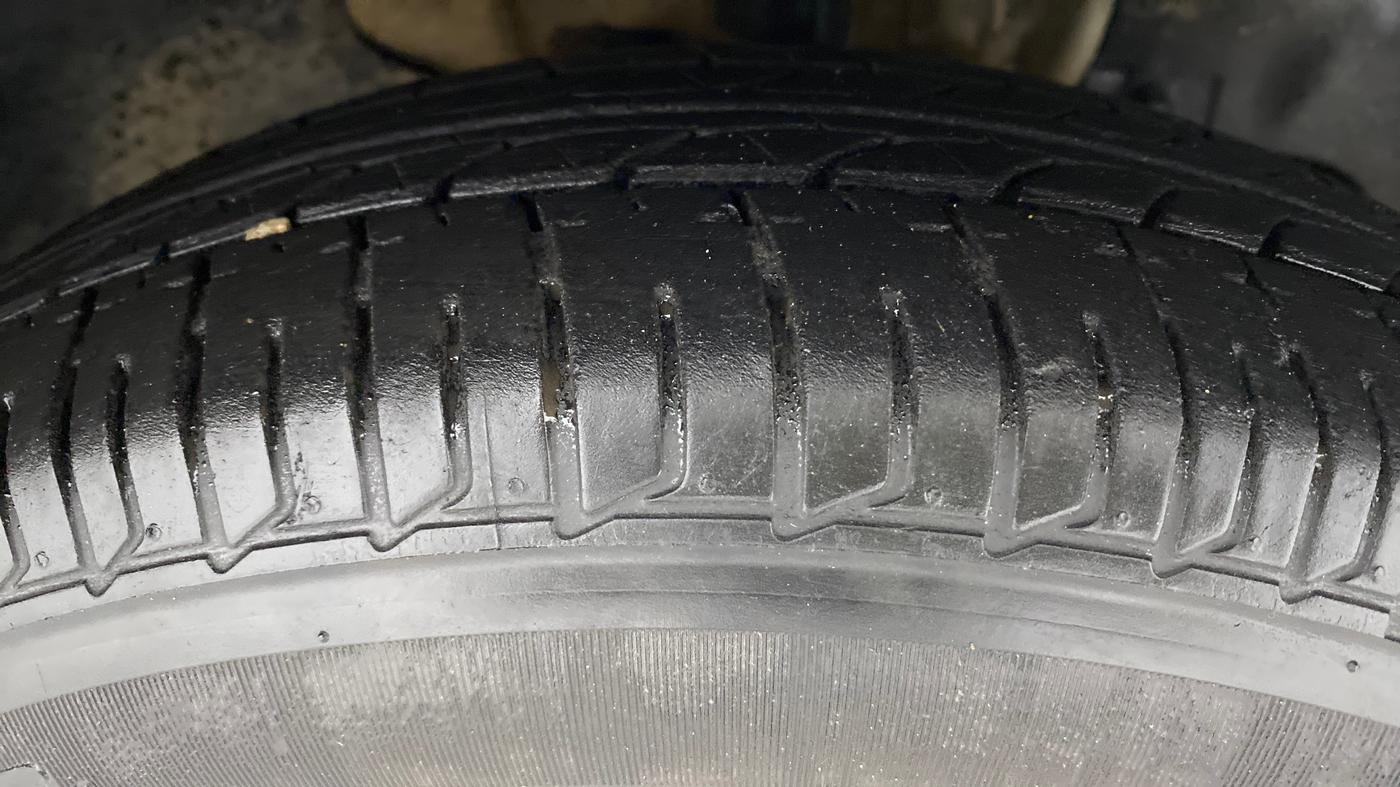 2017 Tata Tiago XE 1.05 REVOTORQ, Diesel, Manual, 75,730 km, Right Front Tyre Tread