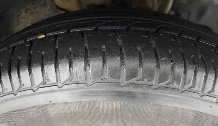 2017 Tata Tiago XE 1.05 REVOTORQ, Diesel, Manual, 75,730 km, Right Front Tyre Tread