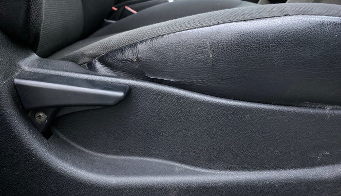 2017 Tata Tiago XE 1.05 REVOTORQ, Diesel, Manual, 75,730 km, Driver Side Adjustment Panel