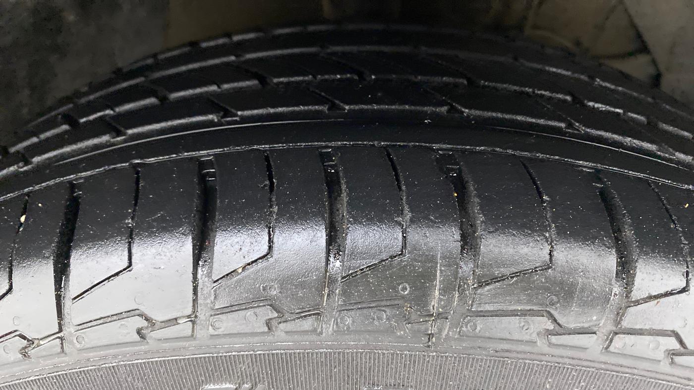 2021 Maruti S Cross SIGMA 1.5, Petrol, Manual, 11,402 km, Right Front Tyre Tread