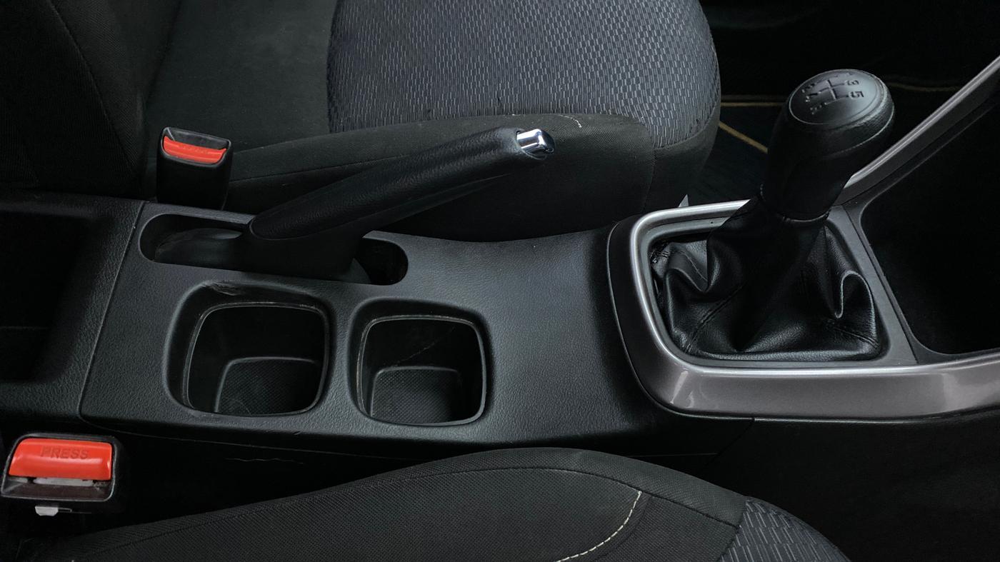 2021 Maruti S Cross SIGMA 1.5, Petrol, Manual, 11,402 km, Gear Lever