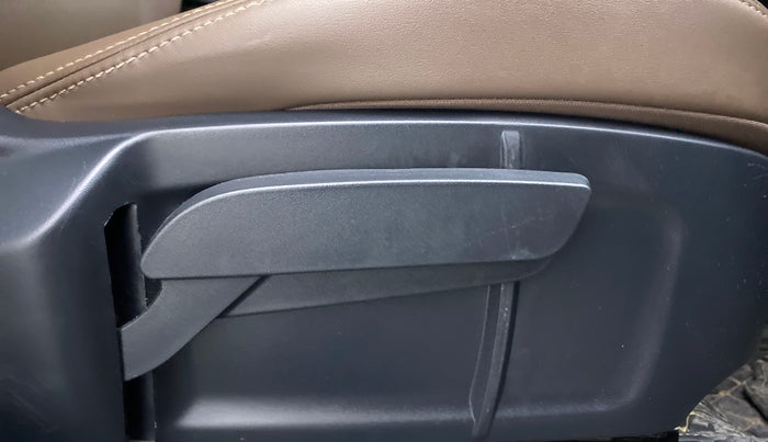 2019 Tata Harrier XZ 2.0L Kryotec, Diesel, Manual, 48,652 km, Driver Side Adjustment Panel