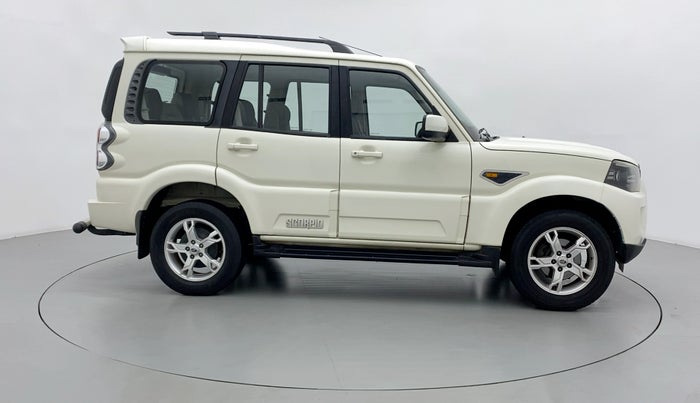 2015 Mahindra Scorpio S10, Diesel, Manual, 39,216 km, Right Side View