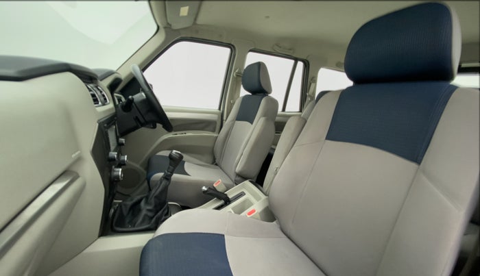 2015 Mahindra Scorpio S10, Diesel, Manual, 39,216 km, Right Side Front Door Cabin