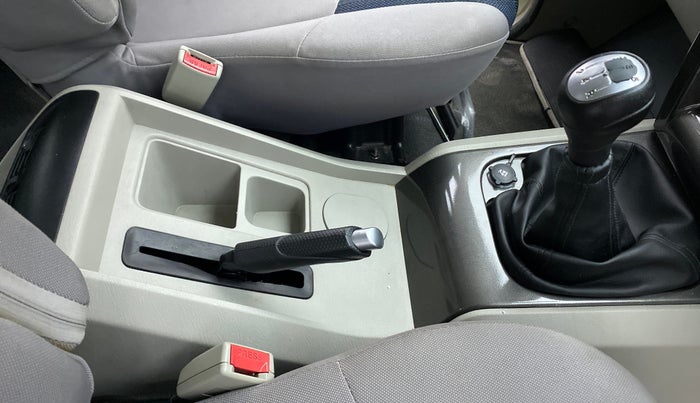 2015 Mahindra Scorpio S10, Diesel, Manual, 39,216 km, Gear Lever