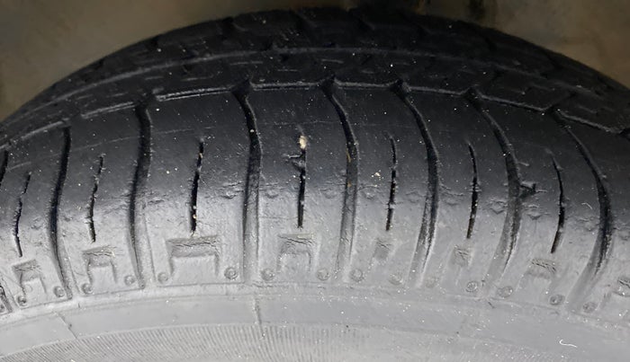 2018 Maruti Alto 800 LXI, Petrol, Manual, 36,974 km, Left Front Tyre Tread