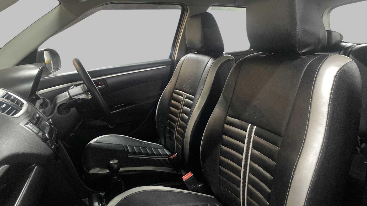 2017 Maruti Swift VXI OPT, Petrol, Manual, 35,024 km, Right Side Front Door Cabin