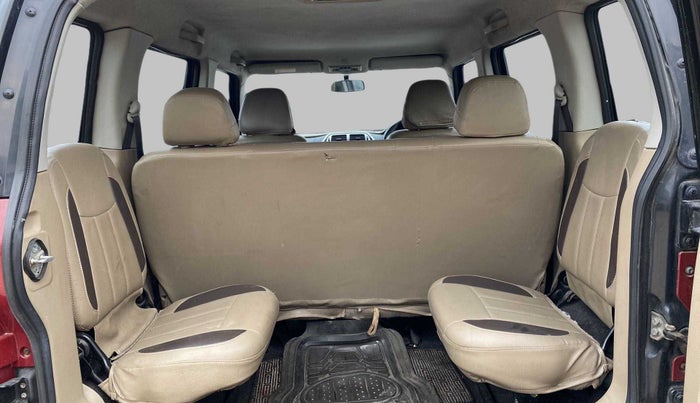 2015 Mahindra TUV300 T8 AT, Diesel, Automatic, 90,522 km, Third Seat Row ( optional )