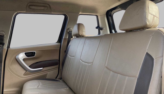 2015 Mahindra TUV300 T8 AT, Diesel, Automatic, 90,522 km, Right Side Rear Door Cabin