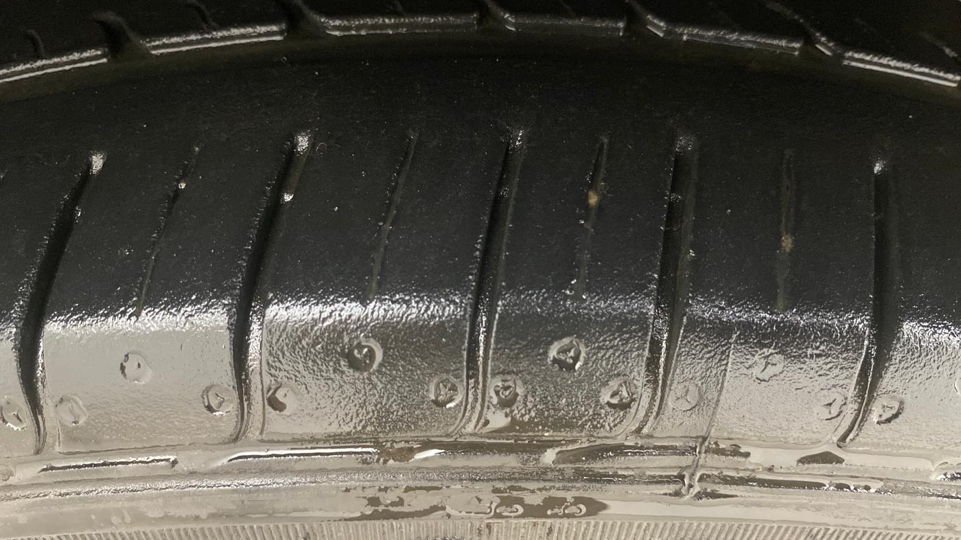 2018 Maruti Swift ZXI PLUS, Petrol, Manual, 67,613 km, Left Front Tyre Tread
