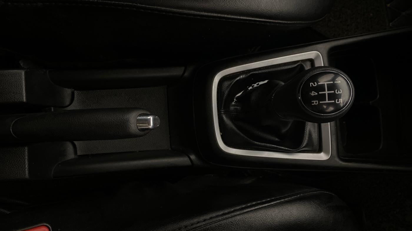 2018 Maruti Swift ZXI PLUS, Petrol, Manual, 67,613 km, Gear Lever