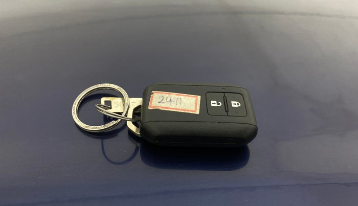 2018 Maruti Swift ZXI PLUS, Petrol, Manual, 67,613 km, Key Close Up