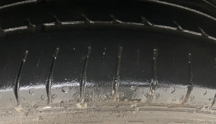 2018 Maruti Swift ZXI PLUS, Petrol, Manual, 67,613 km, Left Rear Tyre Tread