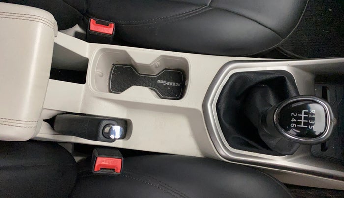 2023 Mahindra XUV300 W8 (O) 1.2 PETROL, Petrol, Manual, 27,880 km, Gear Lever