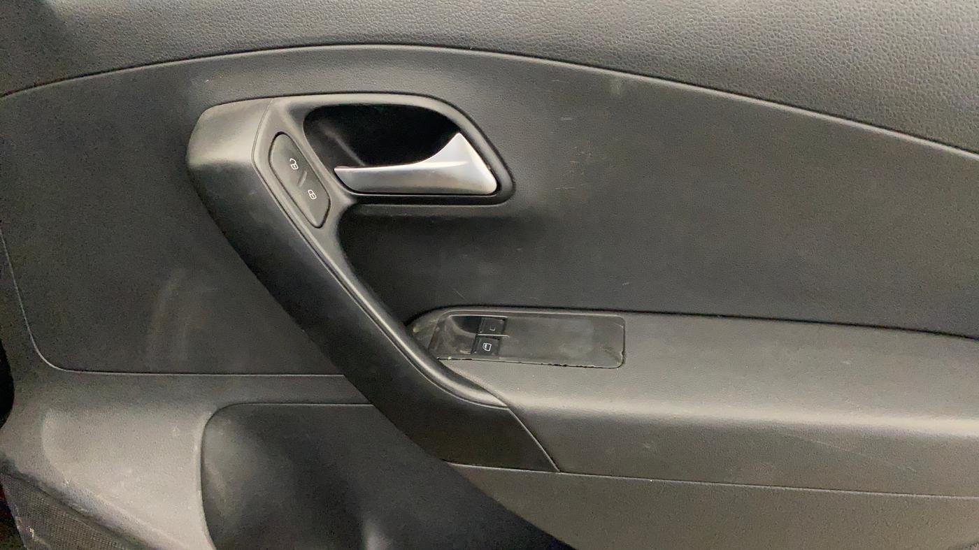 2018 Volkswagen Polo TRENDLINE 1.2L PETROL, Petrol, Manual, 70,837 km, Driver Side Door Panels Control