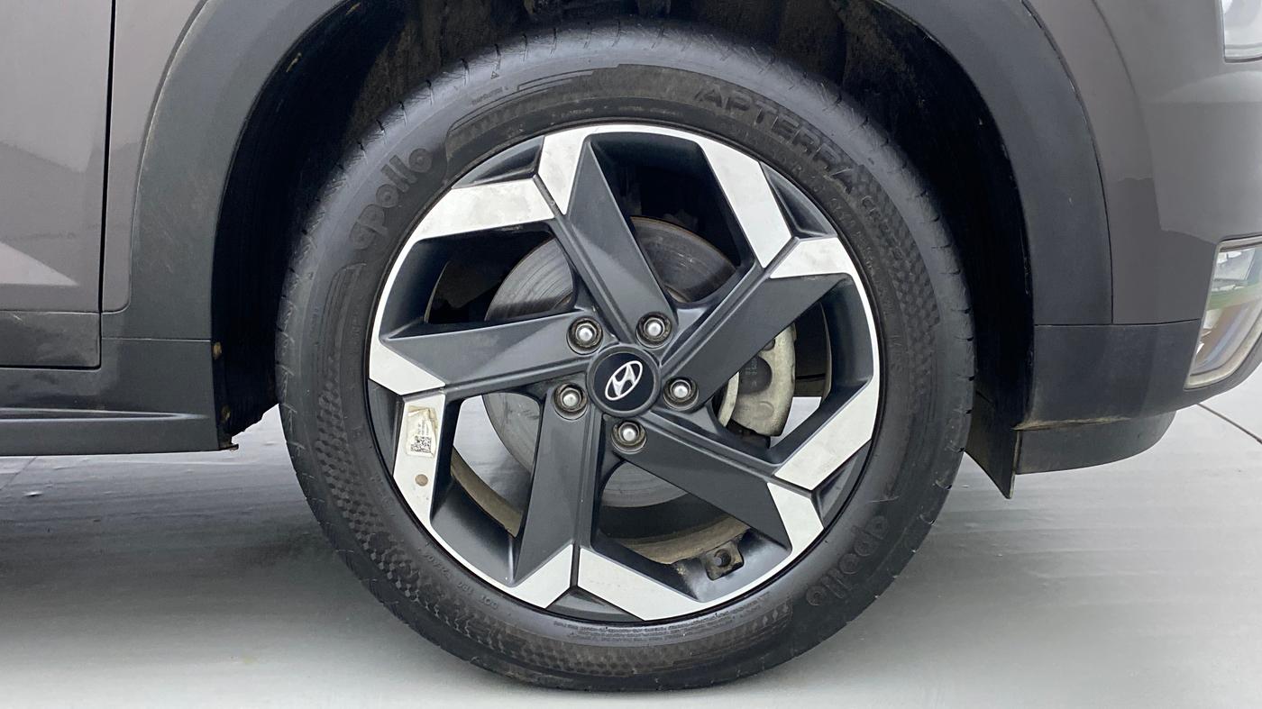 2021 Hyundai ALCAZAR 1.5 SIGNATURE (O) AT 6STR, Diesel, Automatic, 24,395 km, Right Front Wheel