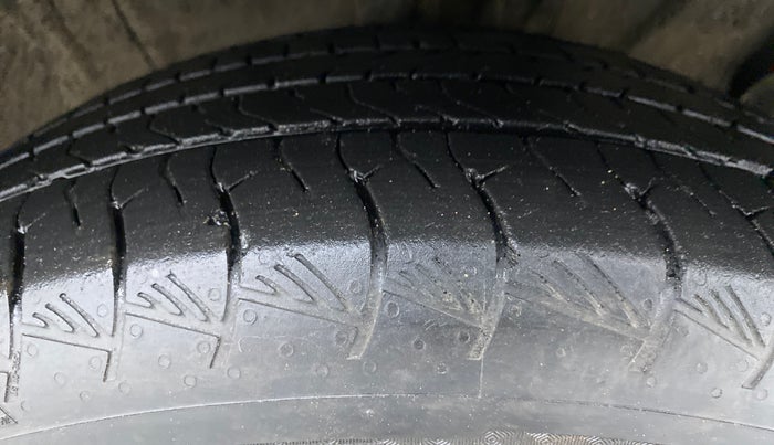 2021 Hyundai ALCAZAR 1.5 SIGNATURE (O) AT 6STR, Diesel, Automatic, 24,395 km, Right Front Tyre Tread