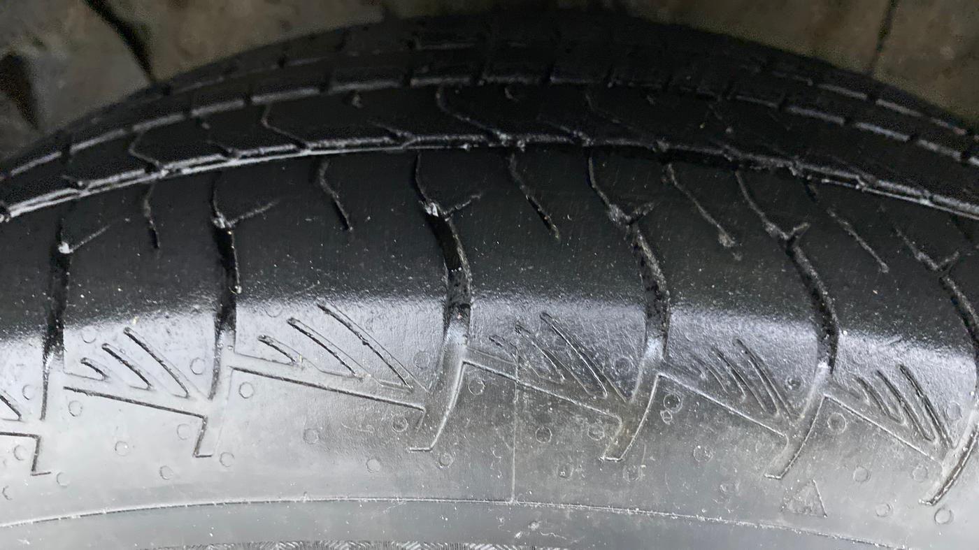 2021 Hyundai ALCAZAR 1.5 SIGNATURE (O) AT 6STR, Diesel, Automatic, 24,395 km, Left Front Tyre Tread