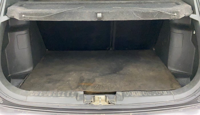 2018 Maruti Vitara Brezza ZDI, Diesel, Manual, 90,675 km, Boot Inside