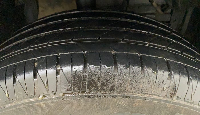 2018 Maruti Vitara Brezza ZDI, Diesel, Manual, 90,675 km, Right Front Tyre Tread