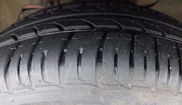 2020 Tata Tiago XE 1.2 REVOTRON, Petrol, Manual, 24,737 km, Left Front Tyre Tread