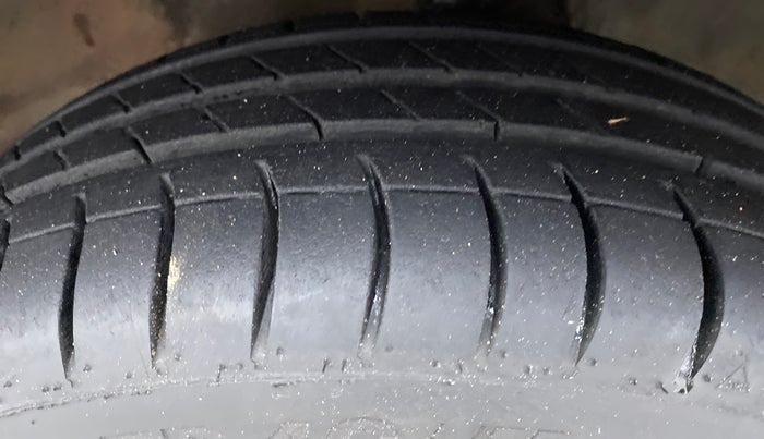 2011 Maruti Alto K10 VXI P, Petrol, Manual, 51,101 km, Left Front Tyre Tread