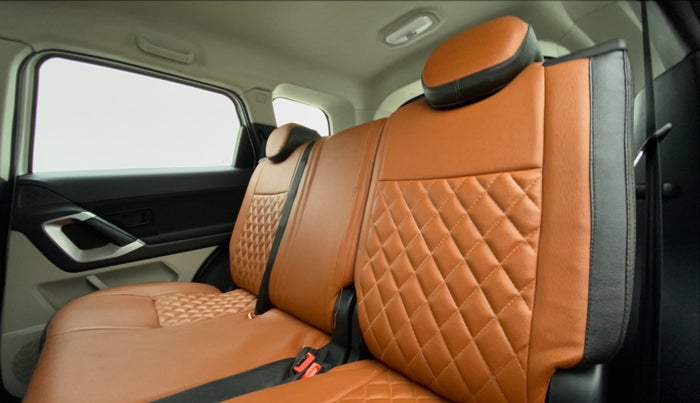 2021 Tata Safari XM 2.0 KRYOTEC, Diesel, Manual, 12,987 km, Right Side Rear Door Cabin