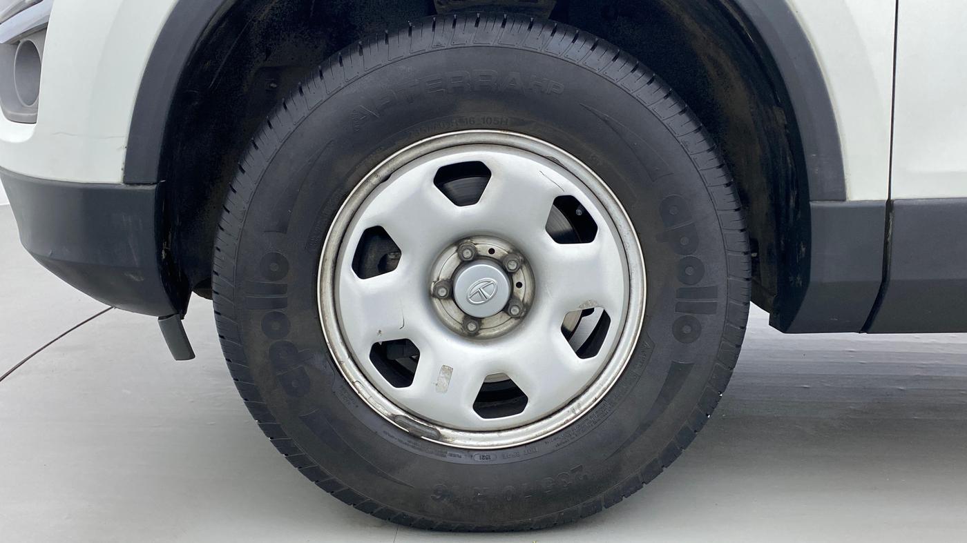 2021 Tata Safari XM 2.0 KRYOTEC, Diesel, Manual, 12,987 km, Left Front Wheel