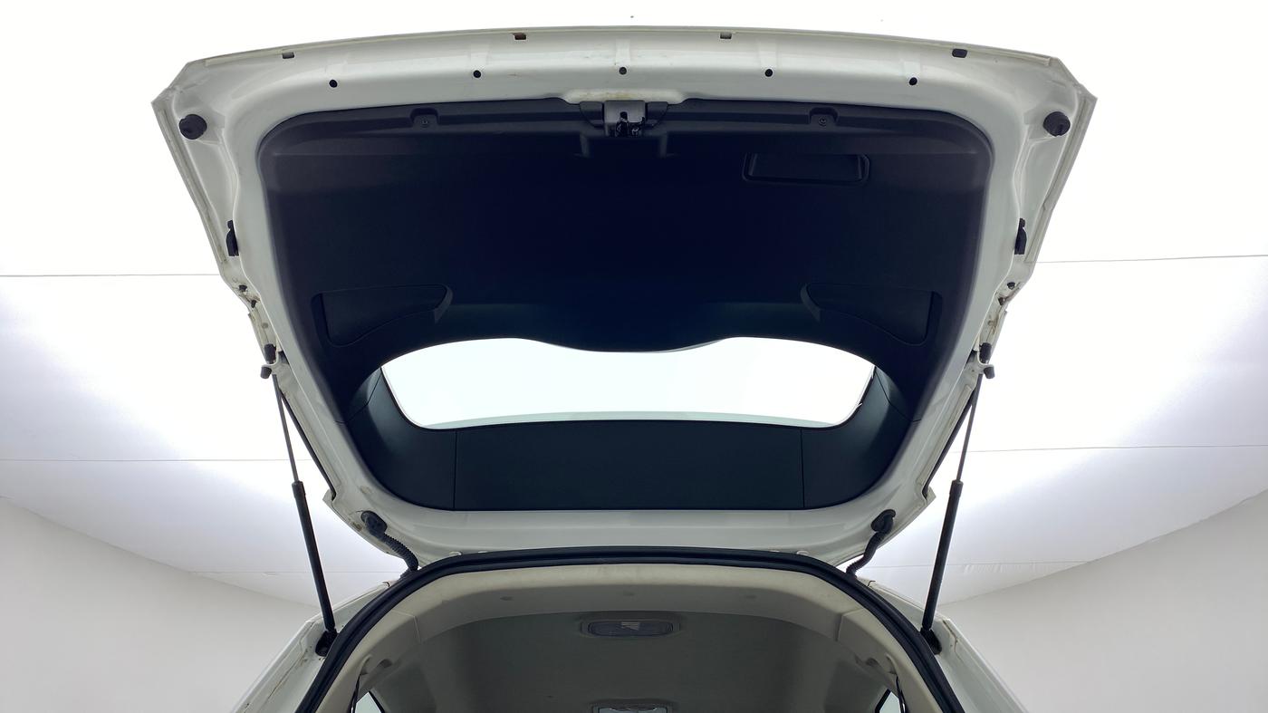 2021 Tata Safari XM 2.0 KRYOTEC, Diesel, Manual, 12,987 km, Boot Door Open