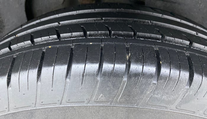 2021 Tata Safari XM 2.0 KRYOTEC, Diesel, Manual, 12,987 km, Left Rear Tyre Tread