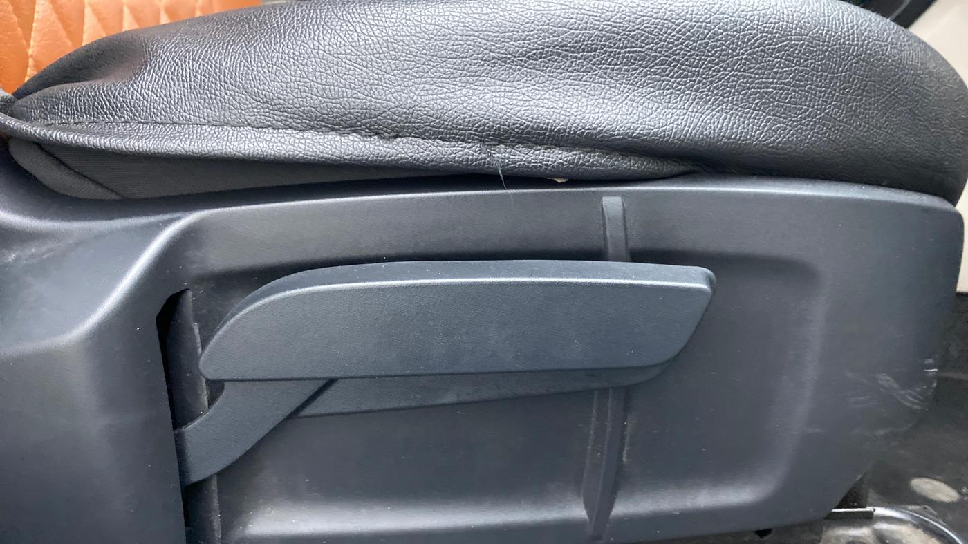 2021 Tata Safari XM 2.0 KRYOTEC, Diesel, Manual, 12,987 km, Driver Side Adjustment Panel
