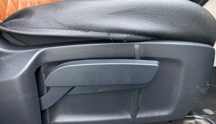 2021 Tata Safari XM 2.0 KRYOTEC, Diesel, Manual, 12,987 km, Driver Side Adjustment Panel