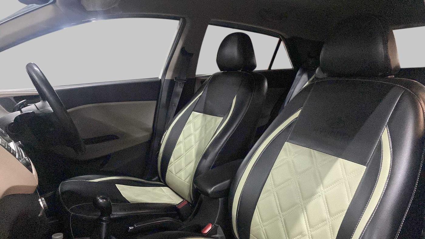 2016 Hyundai Elite i20 SPORTZ 1.2, Petrol, Manual, 68,939 km, Right Side Front Door Cabin
