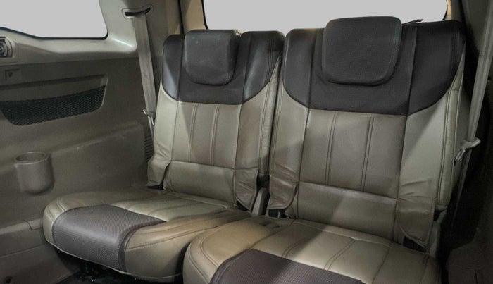 2015 Mahindra XUV500 W10, Diesel, Manual, 61,932 km, Third Seat Row ( optional )