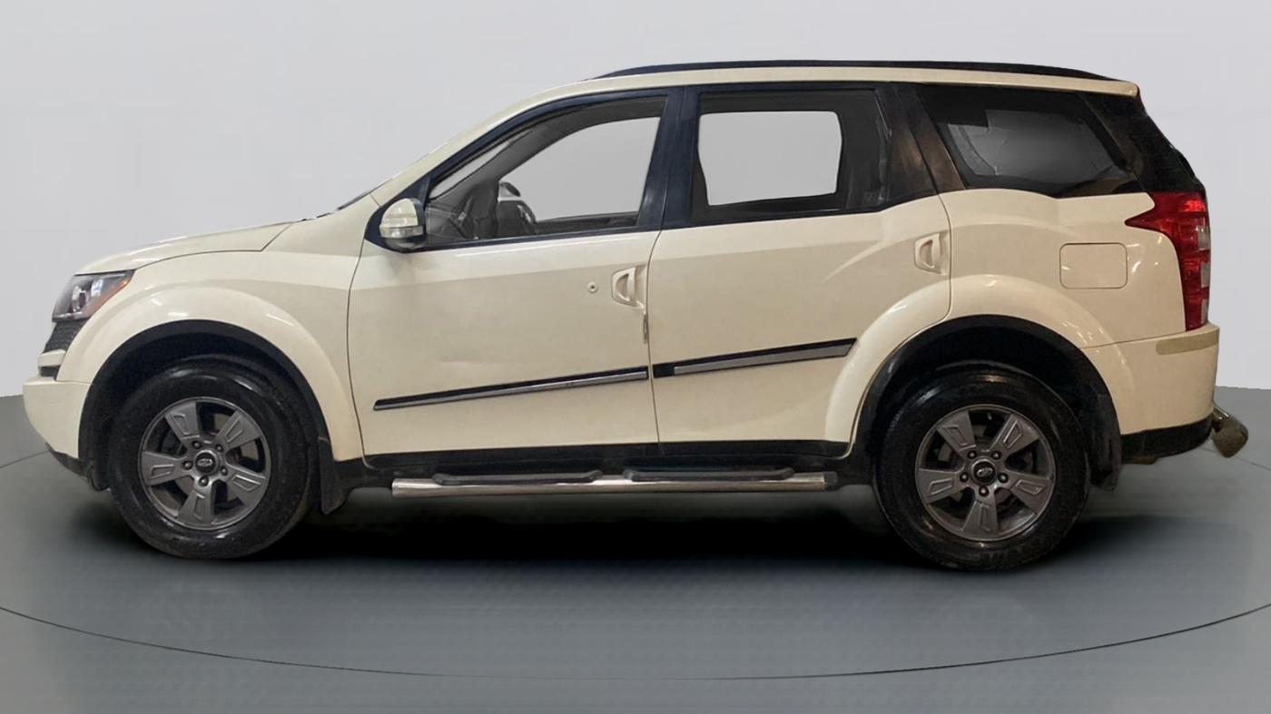2015 Mahindra XUV500 W10, Diesel, Manual, 61,932 km, Left Side