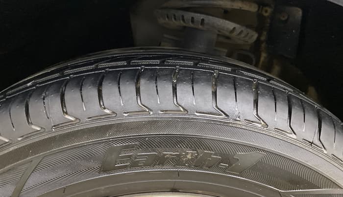 2015 Volkswagen Polo TRENDLINE 1.2L PETROL, Petrol, Manual, 22,598 km, Left Front Tyre Tread